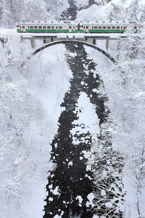 how do our travel choices reflect our own internal worlds? (the philosophers’...